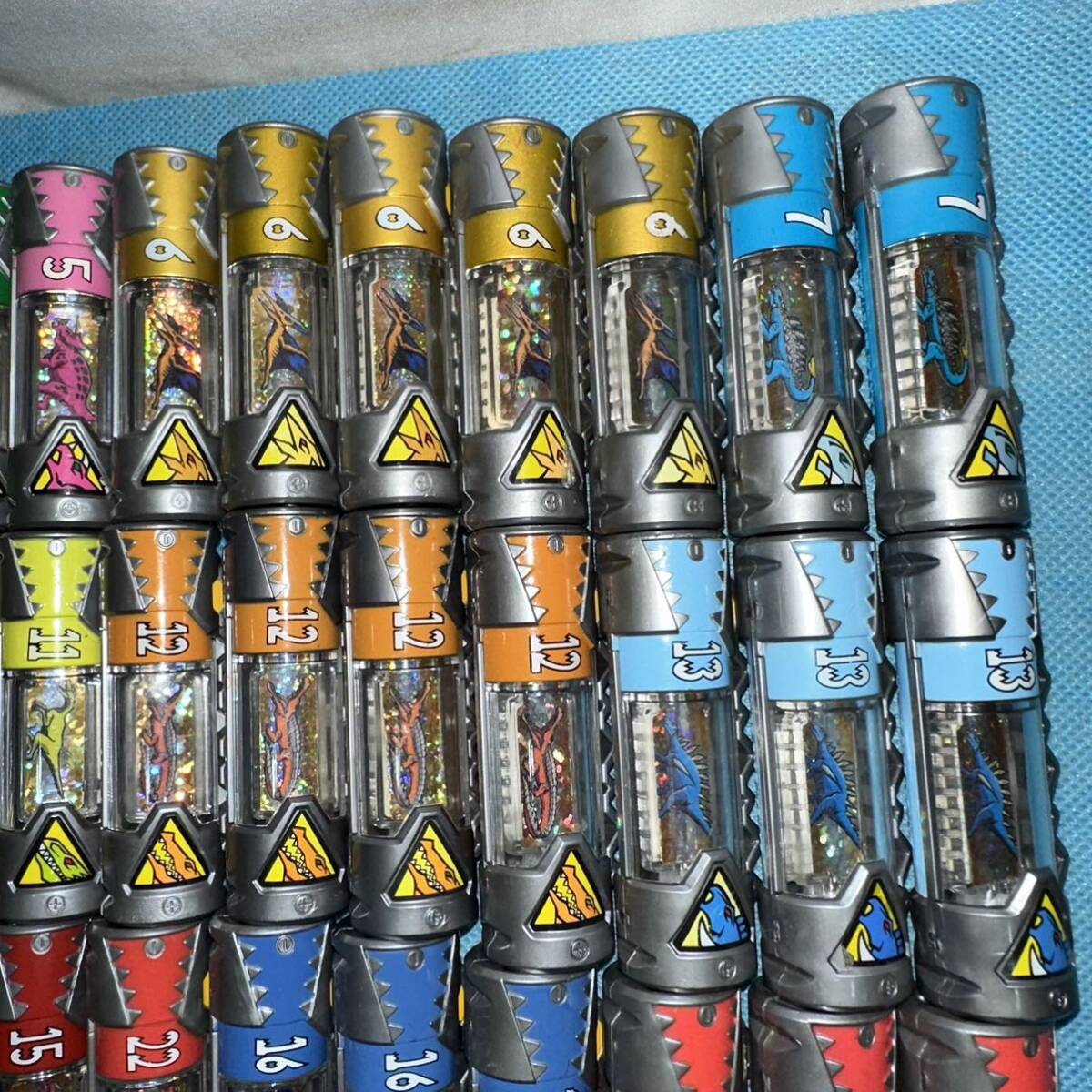 獣電戦隊キョウリュウジャー 獣電池 ガブリボルバー対応 97個 まとめ売り 大量 BANDAI バンダイ 当時ものの画像4