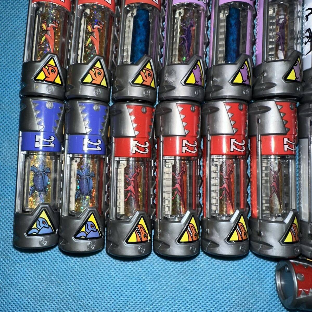 獣電戦隊キョウリュウジャー 獣電池 ガブリボルバー対応 97個 まとめ売り 大量 BANDAI バンダイ 当時ものの画像8