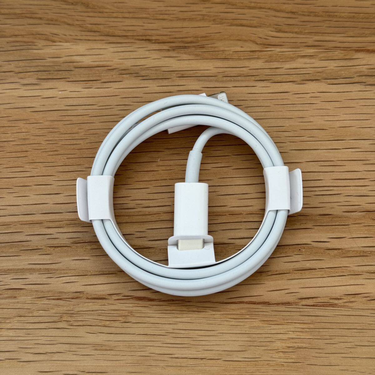 Apple純正 USB-C - Lightningケーブル ライトニング_画像1