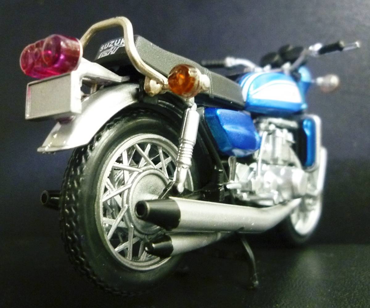 1/24 Suzuki GT750 Jackal blues zkiGT 750 average row 3 cylinder water cooling Buffalo water cow 1971