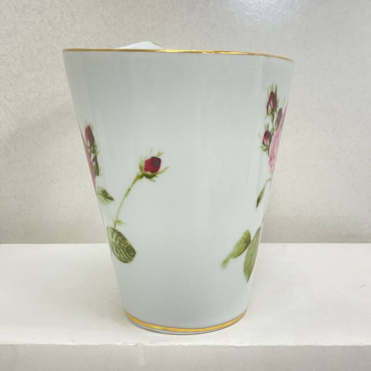 T6 美品 Royal Arden ロイヤルアーデン スパイラル マグカップ 金彩 ボーンチャイナ 薔薇 バラ 陶器の画像3