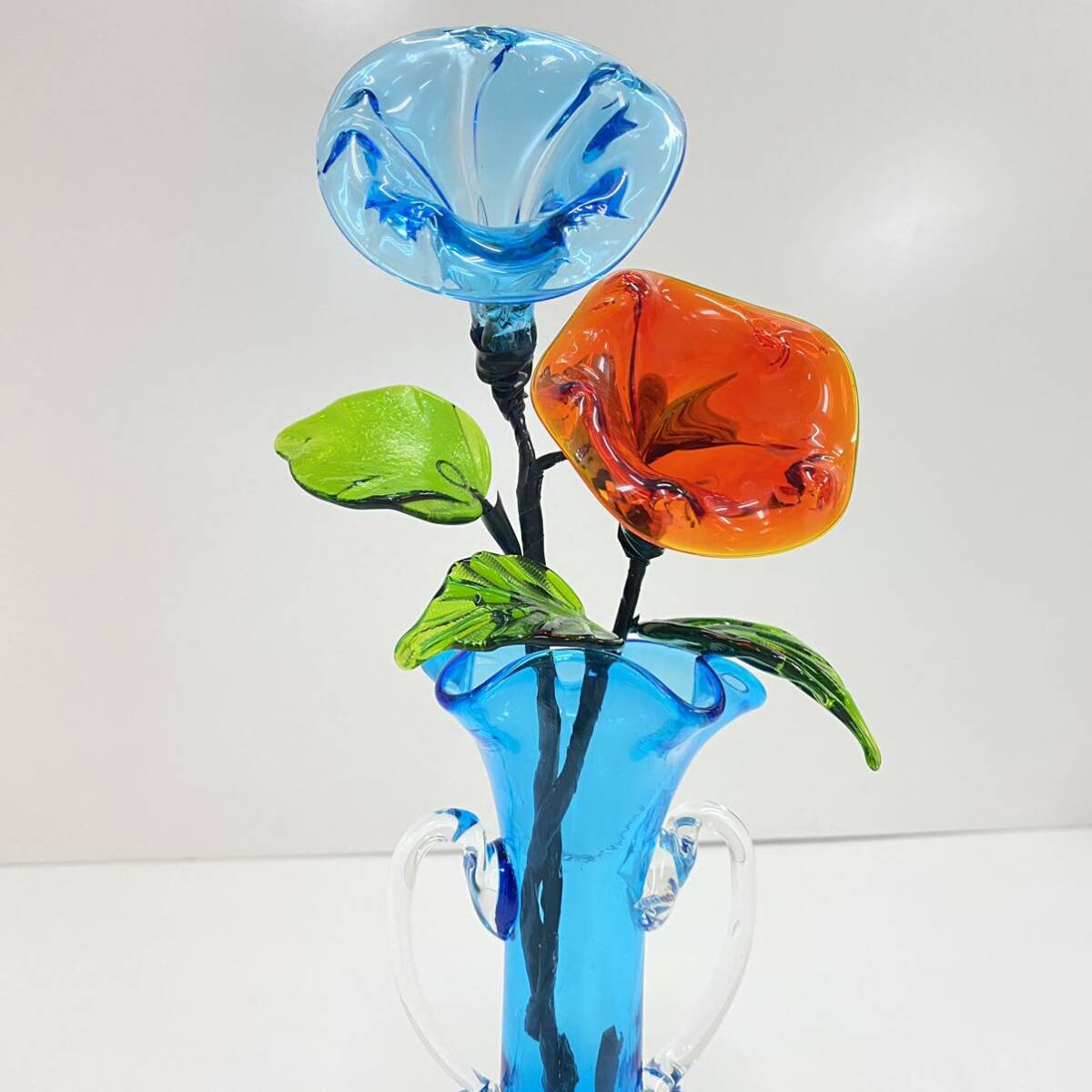 T45 ガラス製 琉球ガラス 朝顔 あさがお 2本 オブジェ 置物 インテリア 花瓶 赤 水色 ガラス工芸 まとめての画像3