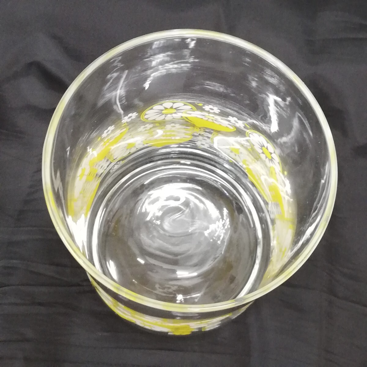48 東洋佐々木ガラス レモン柄 デキャンタ グラス ガラス製 昭和レトロ レトロポップ 特大 タンブラー コップ ガラス 高さ約16cm 径約9.5cm_画像3
