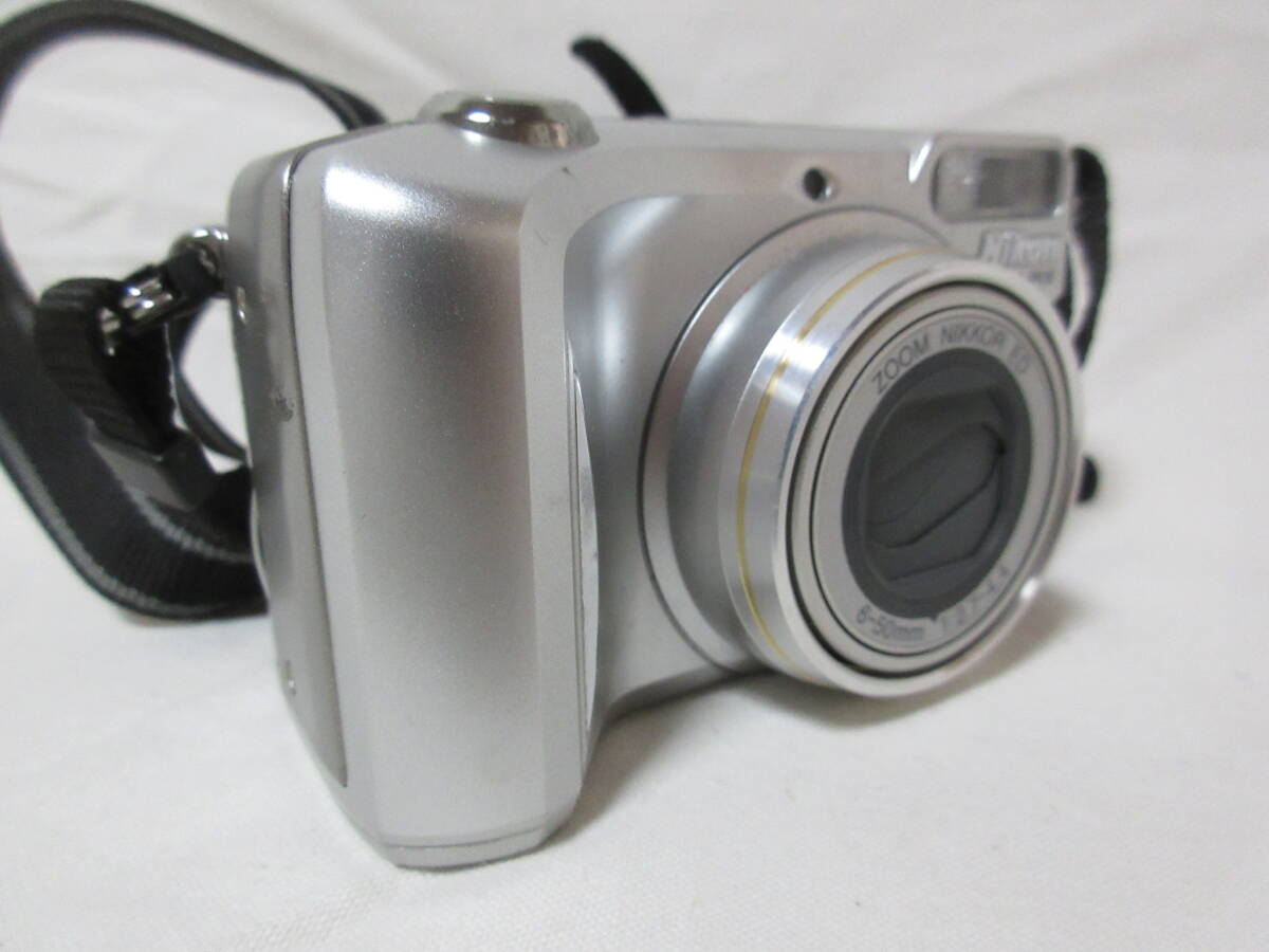  ◆動作未確認　Nikon/ニコン ンパクトデジタルカメラ　Coolpix E4800　ED　バッテリーパック＆ソフトケース付き_画像3