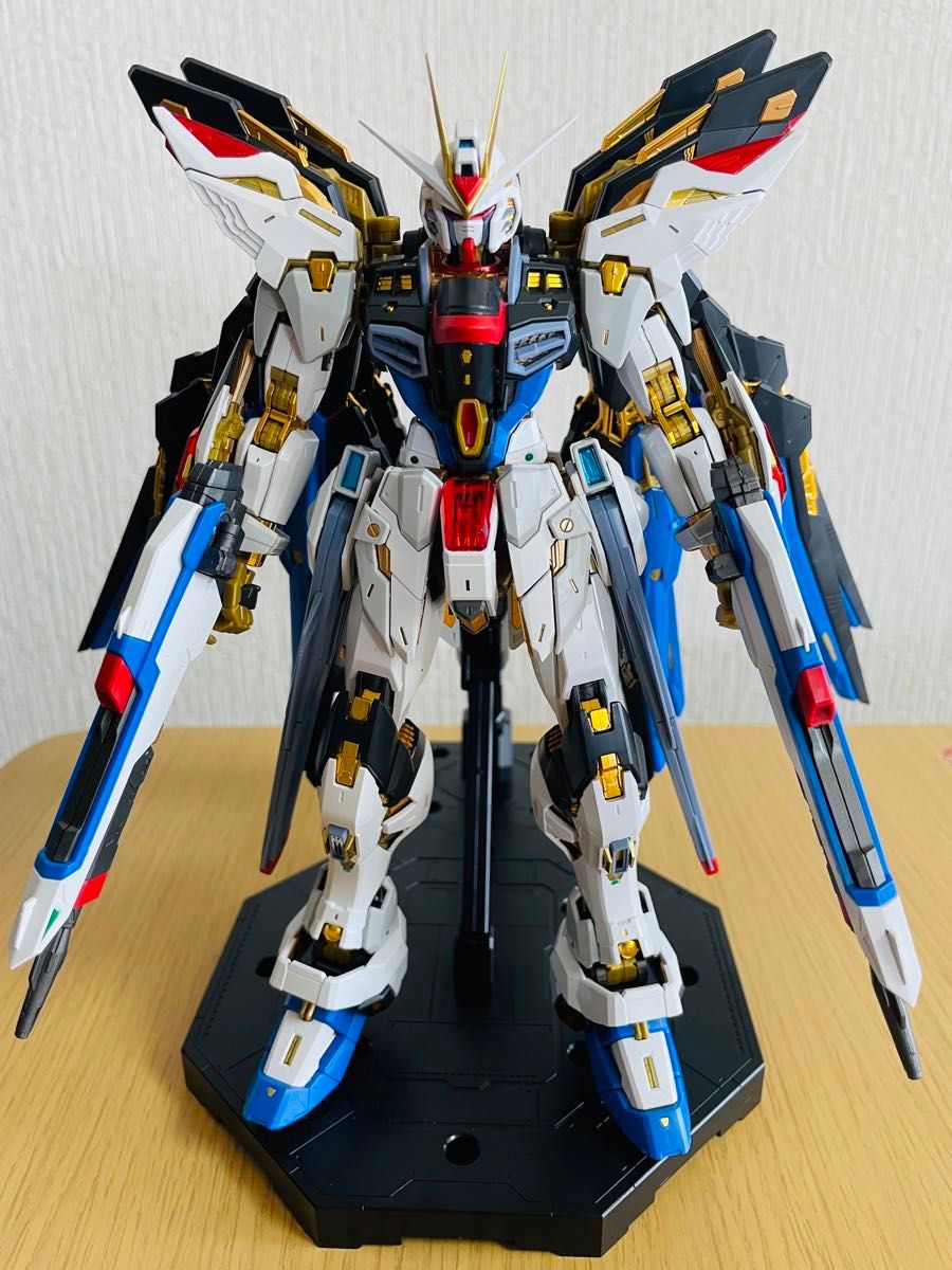MGEX 1/100 ストライクフリーダムガンダム 組み立て済み完成品 MGEX 1/100 ストライクフリーダムガンダム 組み立て済み完成品