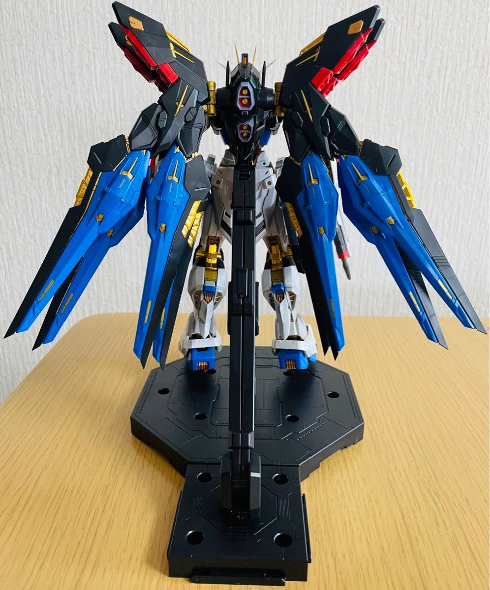 MGEX 1/100 ストライクフリーダムガンダム 組み立て済み完成品 MGEX 1/100 ストライクフリーダムガンダム 組み立て済み完成品
