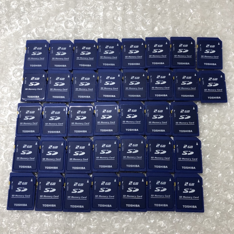 【ジャンク品】東芝 SAMSUNG BUFFALO SDカード 2GB 50枚まとめ売り メモリーカード 初期化済 240410SK750091_画像2