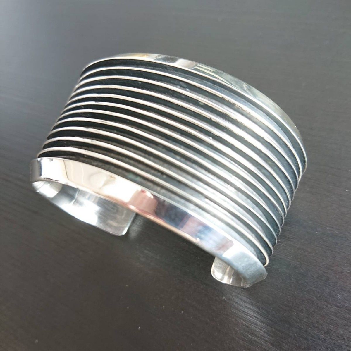 TOM HAWK トムホーク 10グルーヴ STERLING バングル ナバホ TOM HAWK トムホーク 10グルーヴ STERLING バングル ナバホ