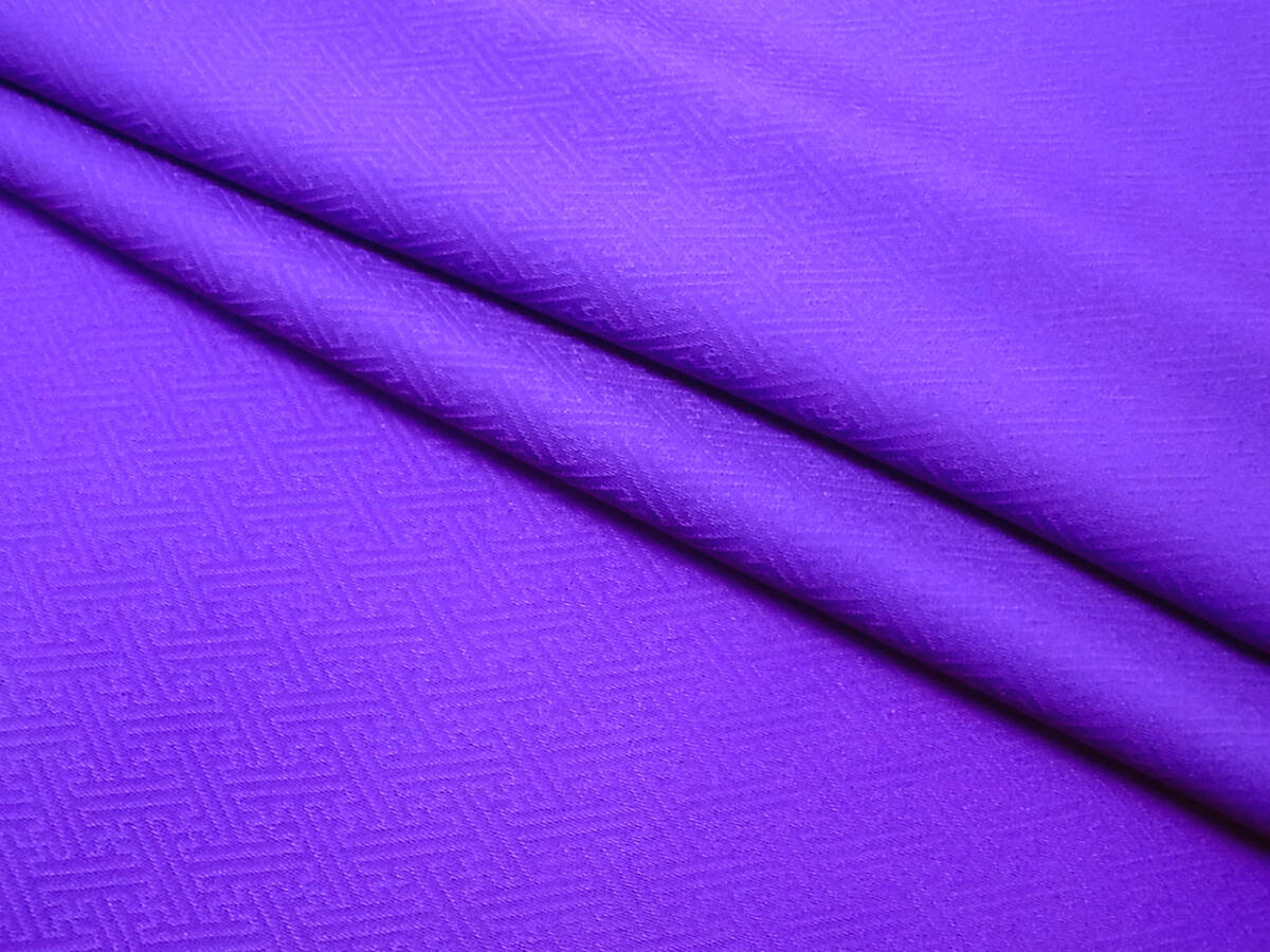 nr032-b ◆京染め・青紫・紗綾形・127 cm ◆正絹はぎれの画像4
