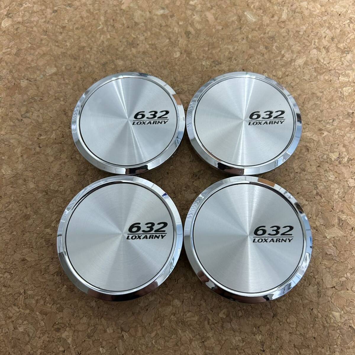 M077 LOXARNY 632 ロクサーニ センターキャップ 4個 外径61mm M077 LOXARNY 632 ロクサーニ センターキャップ 4個 外径61mm