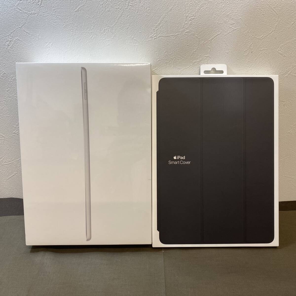 【MH-7125】未開封品 Apple アップル iPad 第9世代 64GB MK2L3J/A Wi-Fiモデル シルバー 未使用 スマートカバー MX4U2FE/A セットの画像1