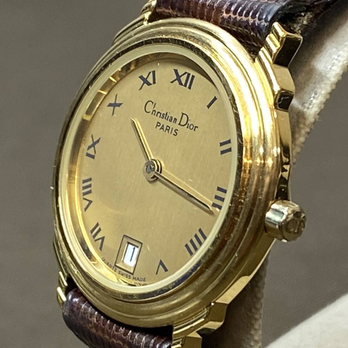 ●【MH-6844】中古品 Christian Dior クリスチャンディオール 48.122.3 レディース 腕時計 クオーツ デイト 純正レザーベルト 稼働品の画像3