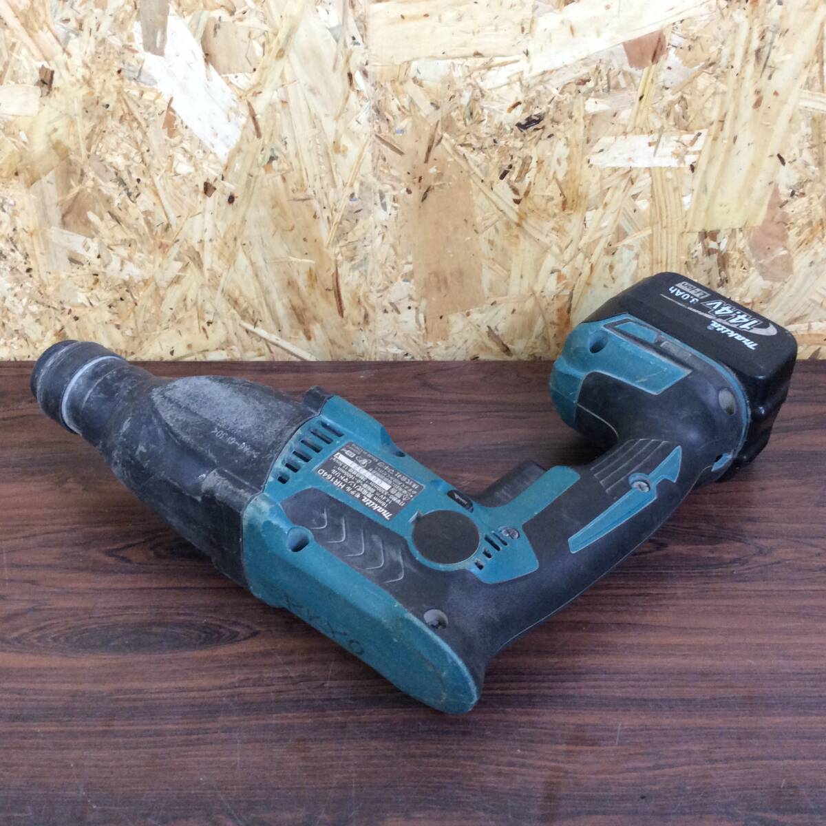 【MH-7227】中古品 makita マキタ HR164D 充電式ハンマドリル バッテリーBL1430 セット_画像2