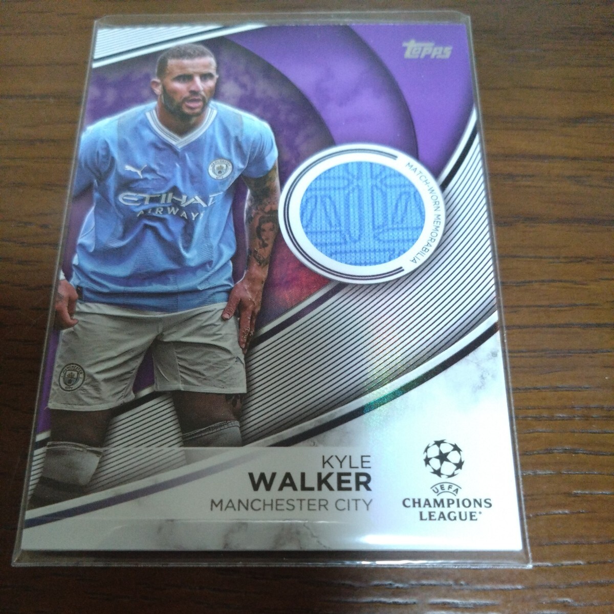 2023-24 Topps UEFA Club Competitions KYLE WALKER マンチェスターシティ 299枚限定レリックカードの画像1