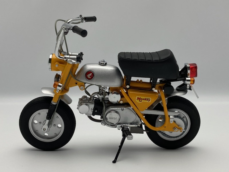 未使用【絶版】EBBRO エブロ 1/10 Honda Monkey Z50A （YELLOW） バイク ホンダ モンキー 黄色 【10019】の画像3