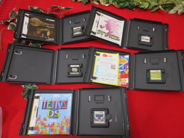 6M6867 任天堂 Nintendo DSi 本体 TWL-001+ACコード+ソフト10本付き ジグソーパズル/テトリスDS/アイシールド21etcの画像8