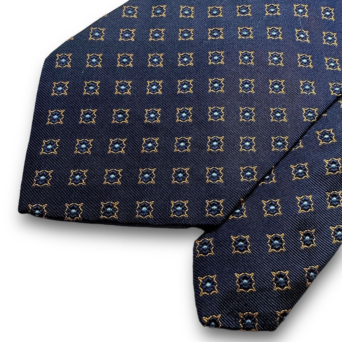 ブルックスブラザーズ　紋柄　イングランド生地　USA製　高級シルクネクタイ