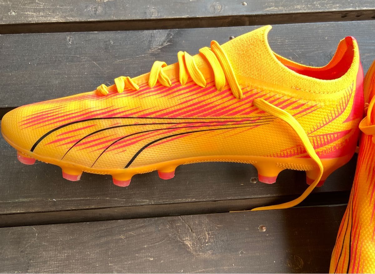 美品 puma サッカー シューズ スパイク 全グラウンド対応27.5cm プーマ