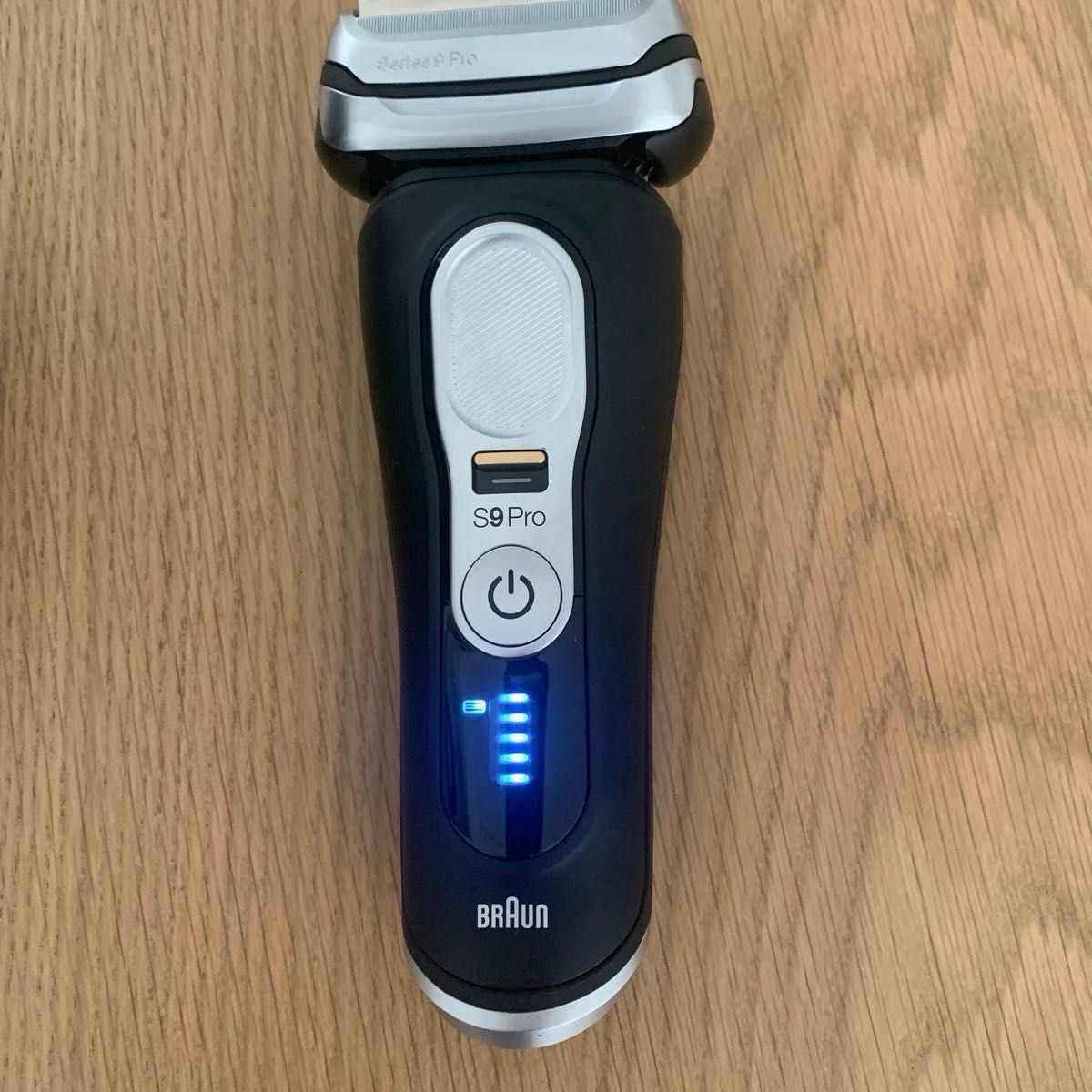 ブラウン メンズ 電気シェーバー シリーズ9 美顔器ヘッドモデル ブラウン メンズ 電気シェーバー シリーズ9 美顔器ヘッドモデル