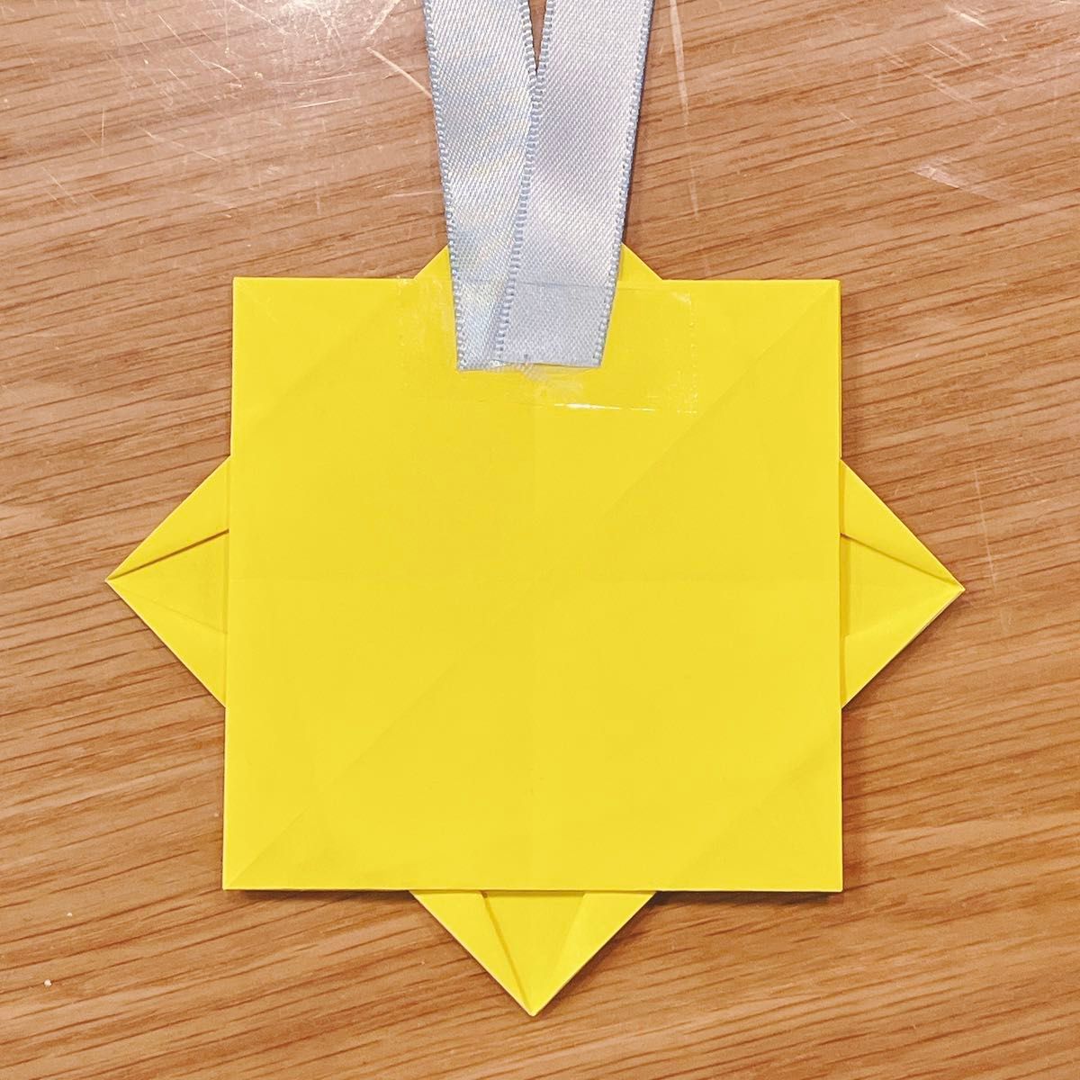 折り紙 メダル リボン ハンドメイド メッセージ 実習 卒園 入園 保育園 幼稚園 手作り 子ども カラフル 画用紙 かわいい