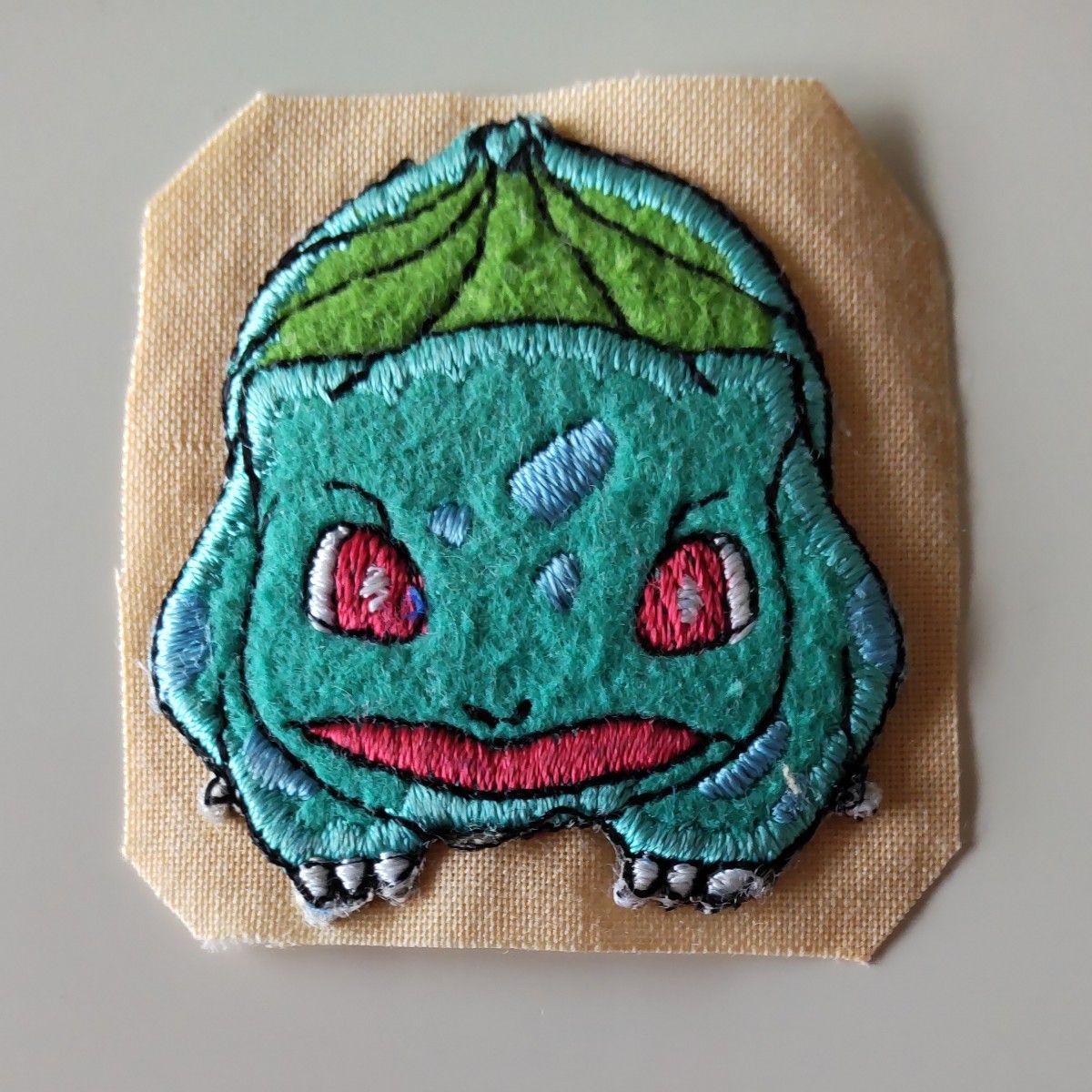 ポケモン フシギダネ ワッペン フェルト 刺繍ワッペン アップリケ 手芸 ハンドメイド 材料 飾り ワンポイント 子供用 レトロ