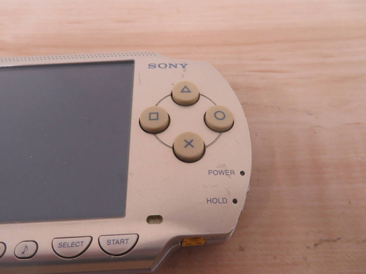 SONY ソニー PSP プレイステーションポータブル PSP1000 ゴールド ソフト付き 動作未確認 ジャンク 激安1円スタートの画像4
