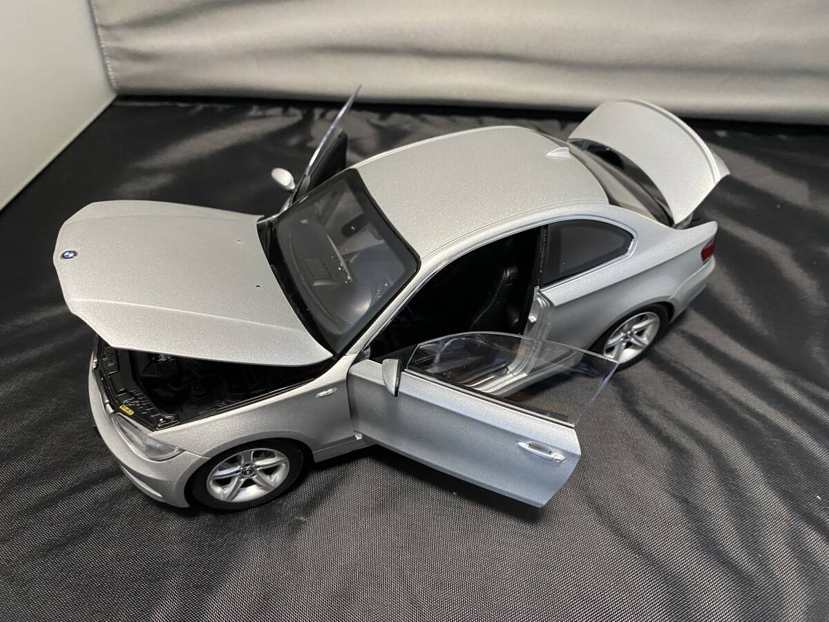 Yahoo!オークション - BMW 135i クーペ (E82)(シルバー)(1 Yahoo!オークション - BMW 135i クーペ (E82)(シルバー)(1