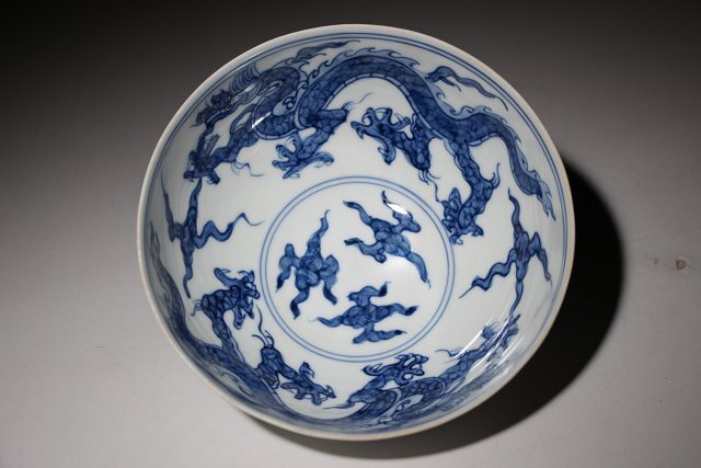 博物館展示品 来歴有 333 明時代 成化年製染付碗 龍紋 径約12cm (検)鉢 青華 唐物 中国美術 古玩の画像7