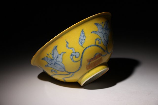 博物館展示品 来歴有 170 明時代 成化年製黄釉染付碗 径約15.5cm (検)黄釉茶碗 碗 唐物 中国美術 古玩 の画像9