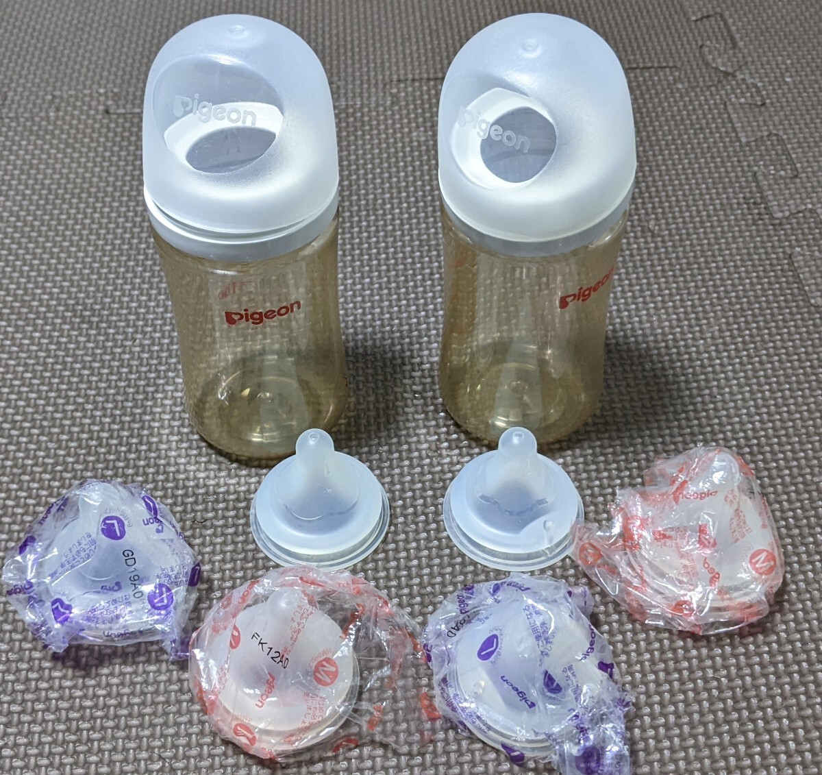 Pigeon 哺乳瓶 乳首 4個 プラスチック製_画像1
