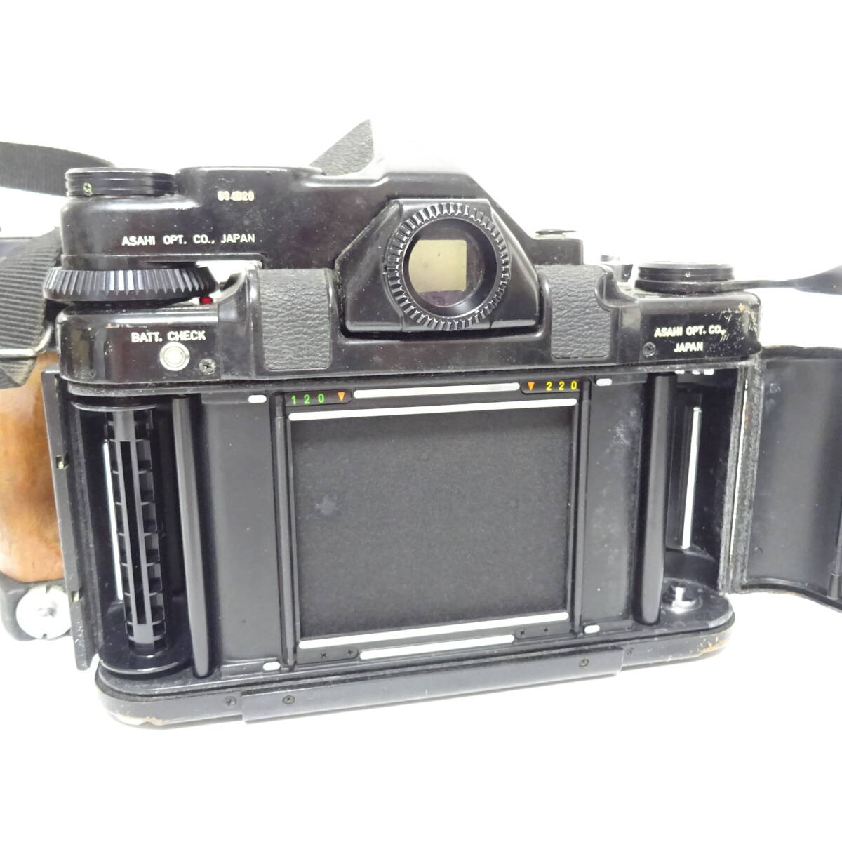 ASAHI PENTAX 6×7 フィルム一眼カメラ 動作未確認 80サイズ発送 K-2640321-104mrrzの画像7