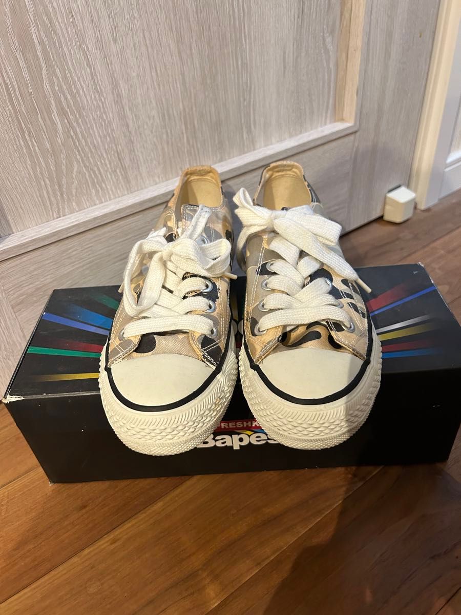 APE　カモ　24　スニーカー　ローカット　BAPESTA　ベージュ