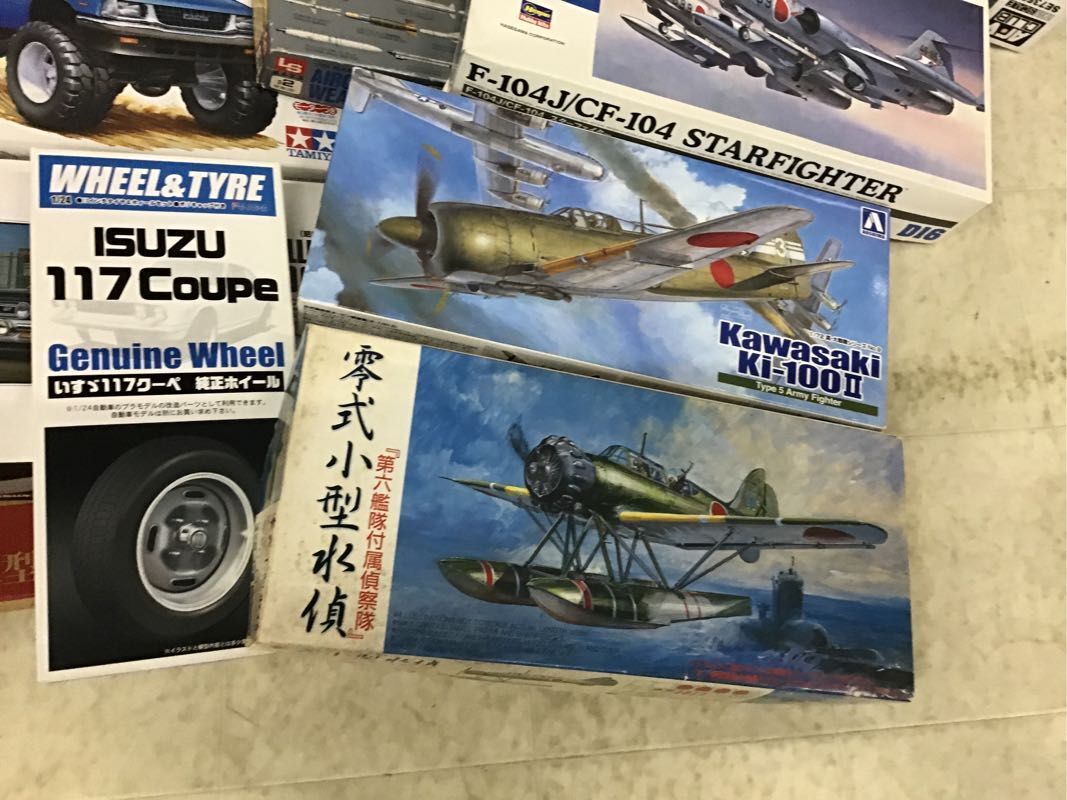 1円〜 同梱不可 ジャンク 1/72等 F-104J/CF-104 スターファイター、いすゞ ミュー 他の画像3