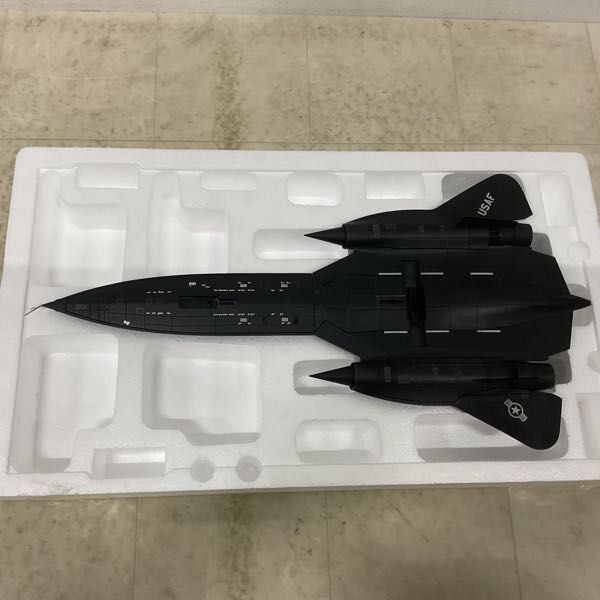 1円〜 破損 センチュリーウイングス 1/72 SR-71 ブラックバード 第9戦略偵察航空団 タイプBトレーナー 1968_画像3