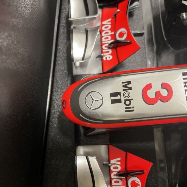 1円〜 ミニチャンプス 1/18 Vodafone McLaren Mercedes MP4-27 J.Button 2012_画像7