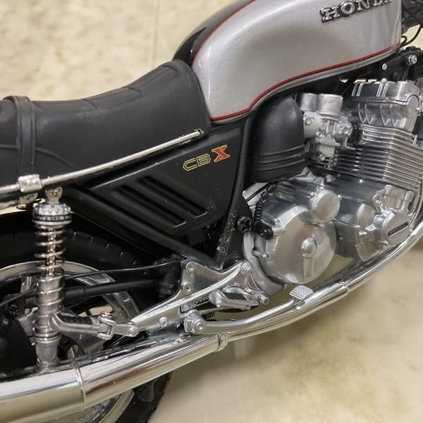 1円〜 ミニチャンプス クラシック バイク シリーズ 1/12 ホンダ CBX 1000 1978 シルバーの画像8