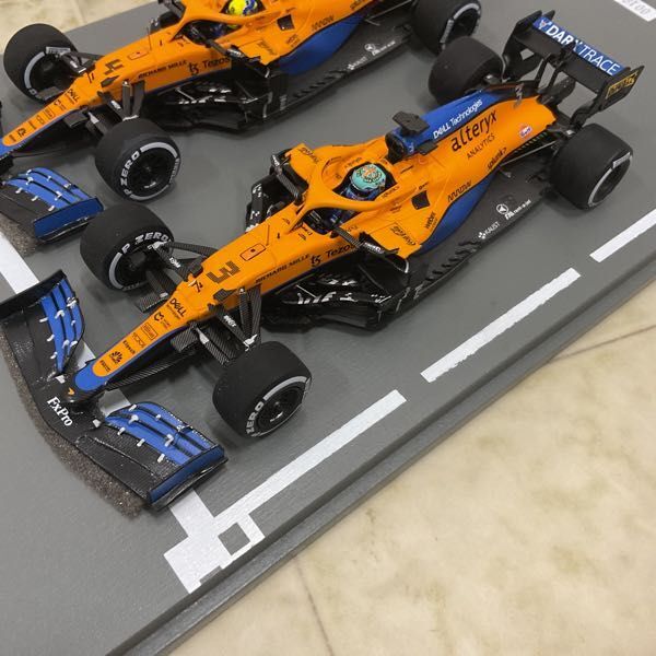 1円〜 スパーク 1/43 McLaren MCL35M No.3 + No.4 Winner Italian GP 2021 + 2nd D.Ricciardo + L.Norris w/Pit Boardの画像2