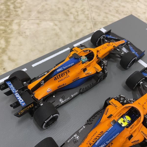 1円〜 スパーク 1/43 McLaren MCL35M No.3 + No.4 Winner Italian GP 2021 + 2nd D.Ricciardo + L.Norris w/Pit Boardの画像3