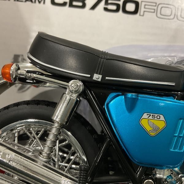 1円〜 アオシマ 完成品バイクシリーズ 1/12 ホンダ DREAM CB750FOUR キャンディブルーの画像8