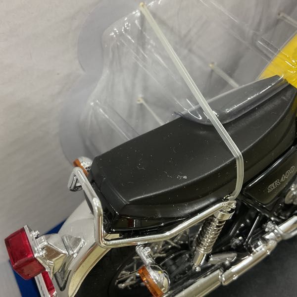 1円〜 アオシマ 完成品バイクシリーズ 1/12 ヤマハ SR400 ライトディッシュイエローソリッドの画像7