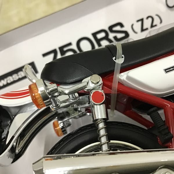 1円〜 アオシマ 完成品バイクシリーズ 1/12 カワサキ 750RS Z2 赤白カラーの画像7