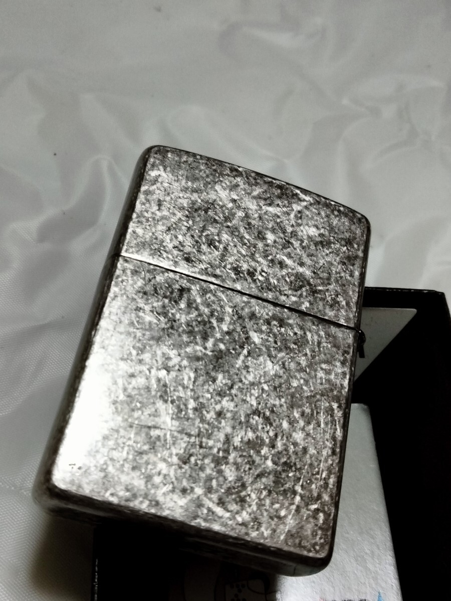 zippo 某バイクメーカー試作品 いぶし銀仕上げ 2006年製 展示未使用_画像3