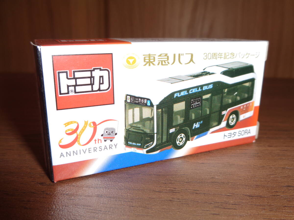 東急バスオリジナルトミカ・燃料電池バス トヨタSORA（30周年記念パッケージ）（新品未開封）一梱包13台以上送料無料!!!の画像1