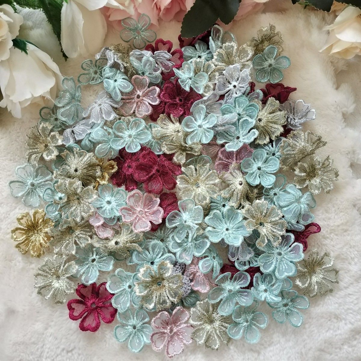 ワッペン　縫い付け　手作り　モチーフ　パーツ　ハンドメイド　刺繍　金糸 手芸 花 フラワー ヘアゴム レース フラワーモチーフ