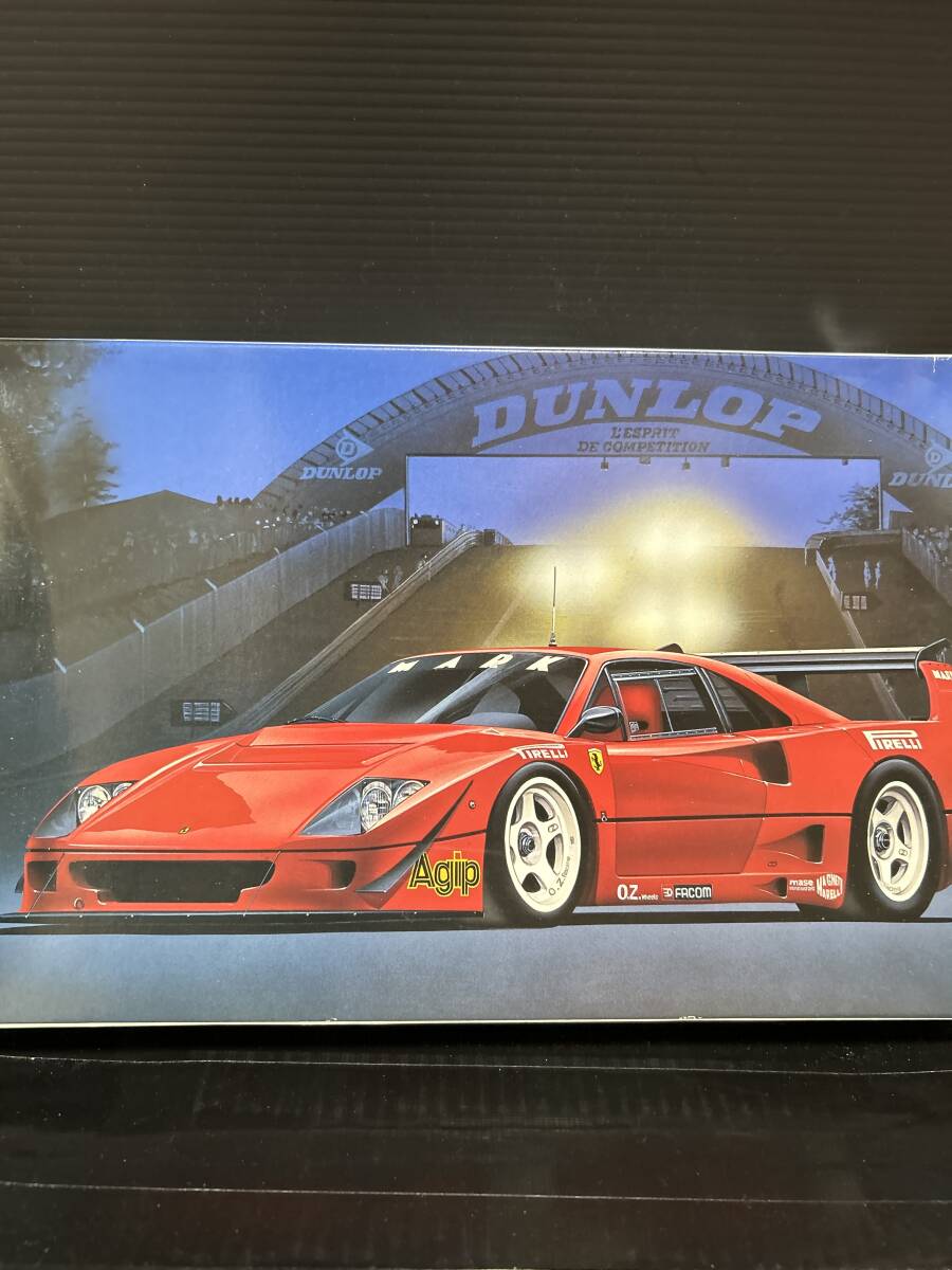 フジミ　１／２４　フェラーリＦ４０　ＬＭ_１／２４　箱に歪み、値札あり。