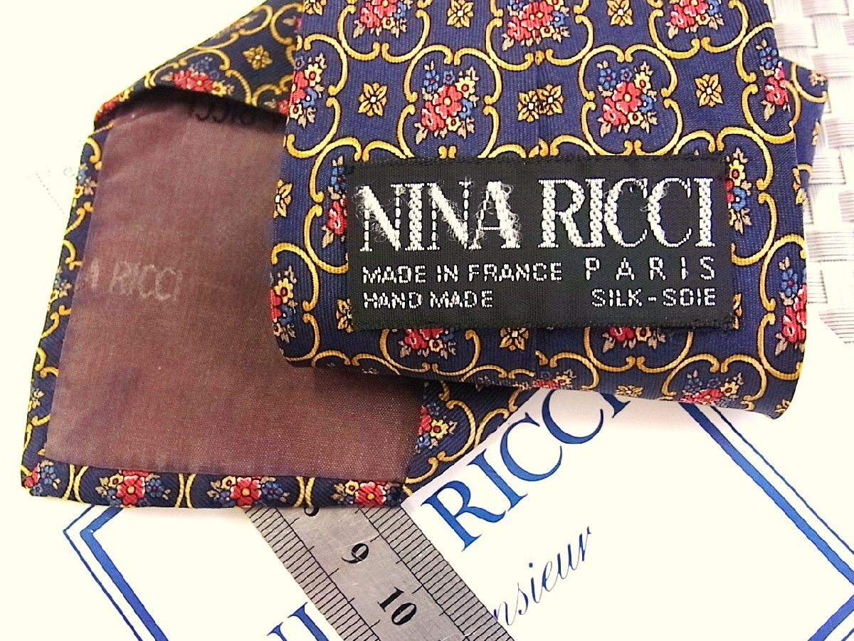 ♪33914D♪状態並品【花 小花 装飾 柄】ニナリッチ【NINA RICCI】ネクタイ_画像2