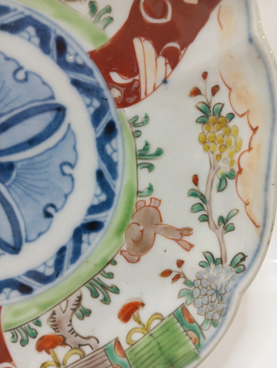 江戸時代 古伊万里色絵金彩花兎図輪花皿の画像3
