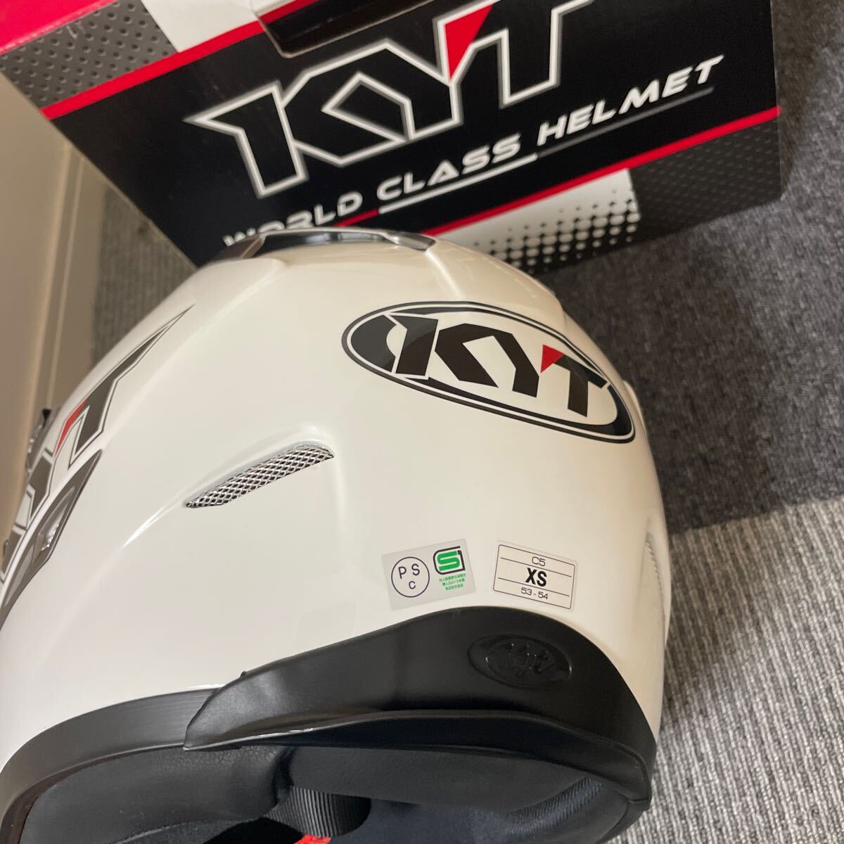 新品未使用 KYT ジャパン CASCO C5 フルフェイス ヘルメット XSサイズ 53〜54 ソリッドホワイト バイク 2輪 (90)の画像4