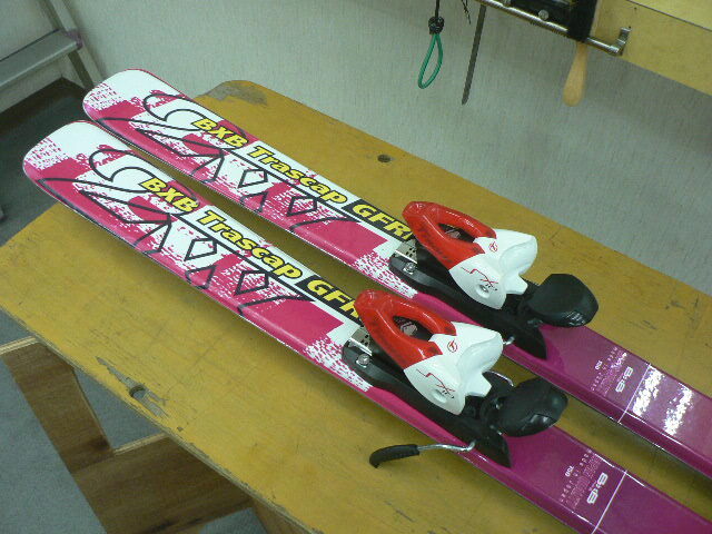 札幌手渡しOK スキー 4点セット 板BXB150cm ブーツHELD25cm(292mm) ストック110cm カービング BXB XXX2W ファン スキー_画像2