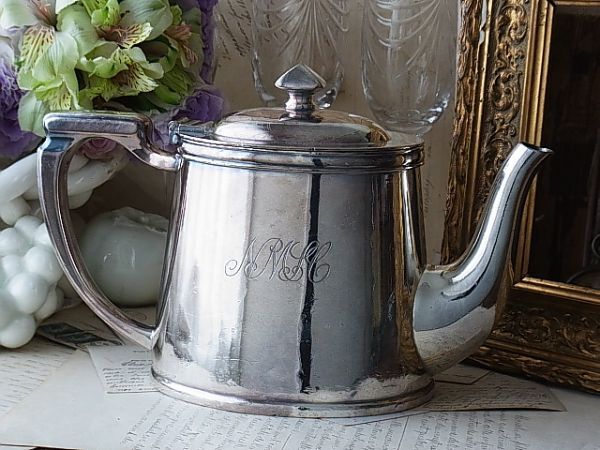 ( britain ) Vintage Mappin&Webb silver plate design . wonderful teapot display 